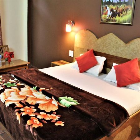Hotel Ocean Inn Manāli Dış mekan fotoğraf